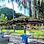 Pandu Lakeside Hotel Tuktuk