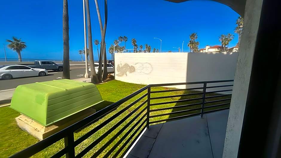 HUNTINGTON BEACH INN