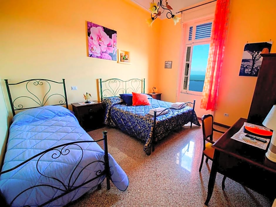 Foto 1 de 16 de Classic Triple Room with Sea View