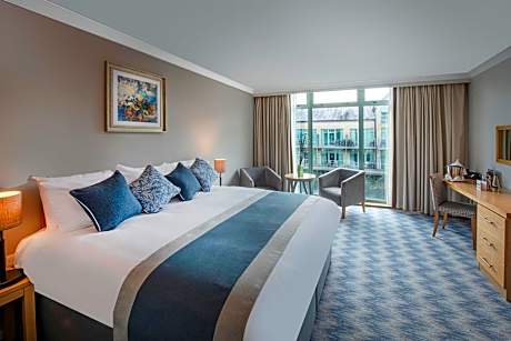 Standard Double Room with Lake View