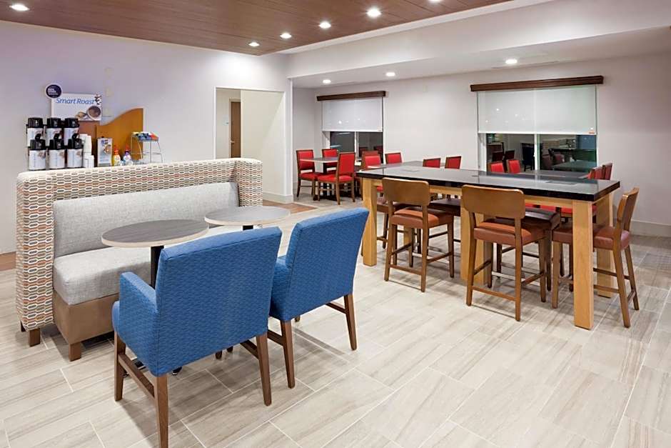 Holiday Inn Express Hotel & Suites Dickinson By IHG