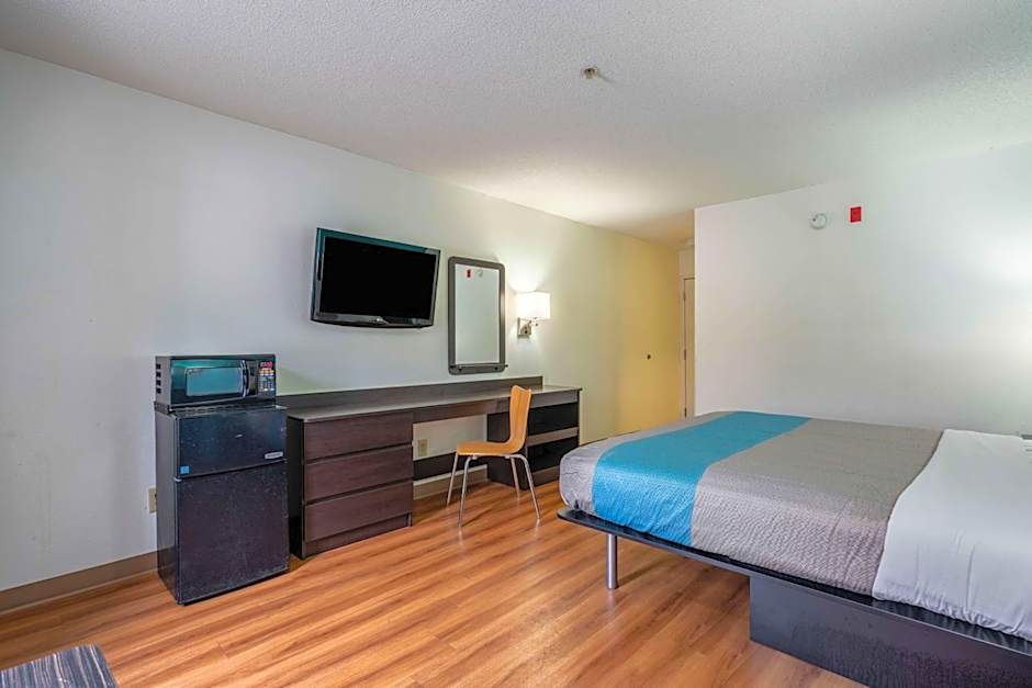 Motel 6-Rocky Mount, NC