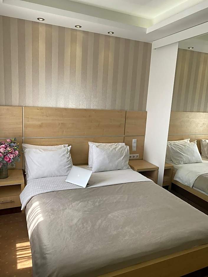 Laurus Motel Airport Tuzla