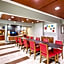 Holiday Inn Express Hotel & Suites Columbus By IHG