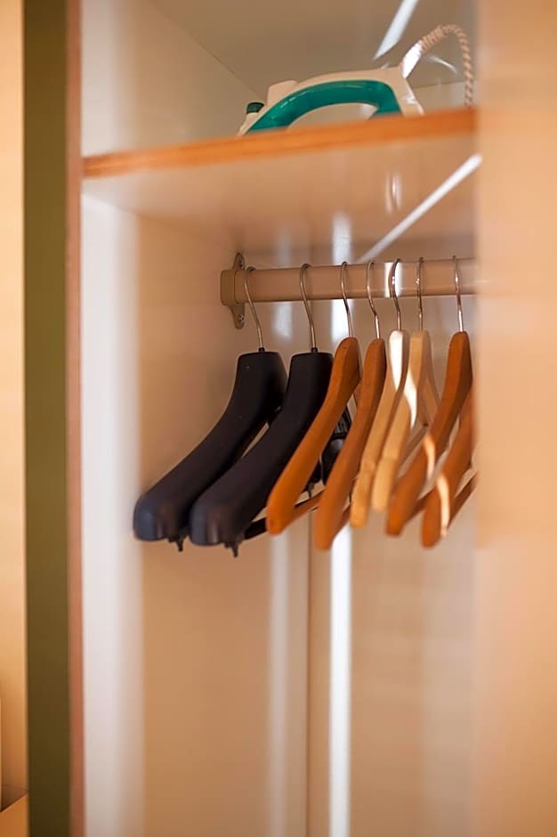 hip & stylish apartment in center, near trainstation, 15 min walk