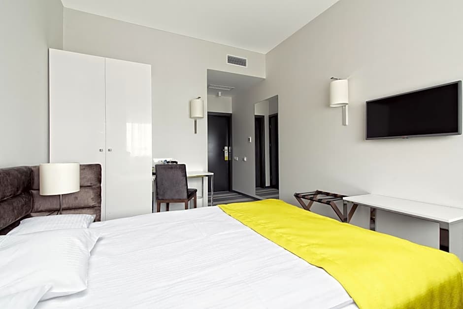 Photo 1 of 2 of Single Room
