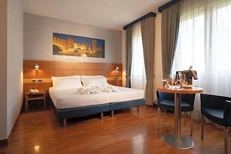 Superior King Room with Balcony - Non-Smoking