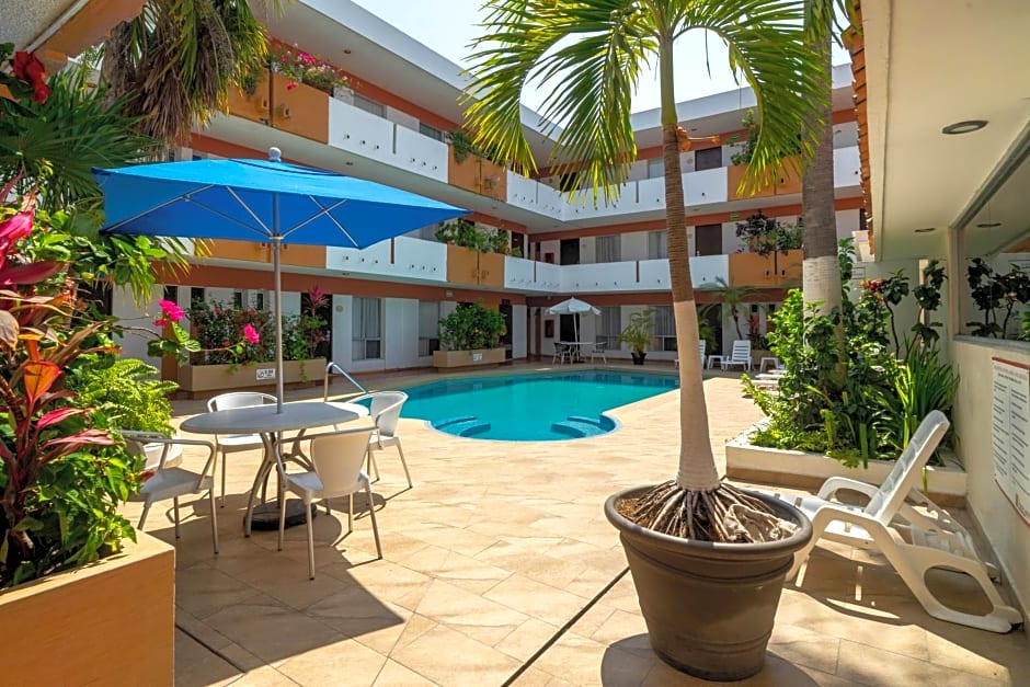 Hotel Azteca Inn