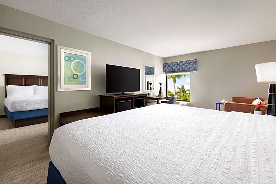 Hampton Inn By Hilton Naples-Central, Fl