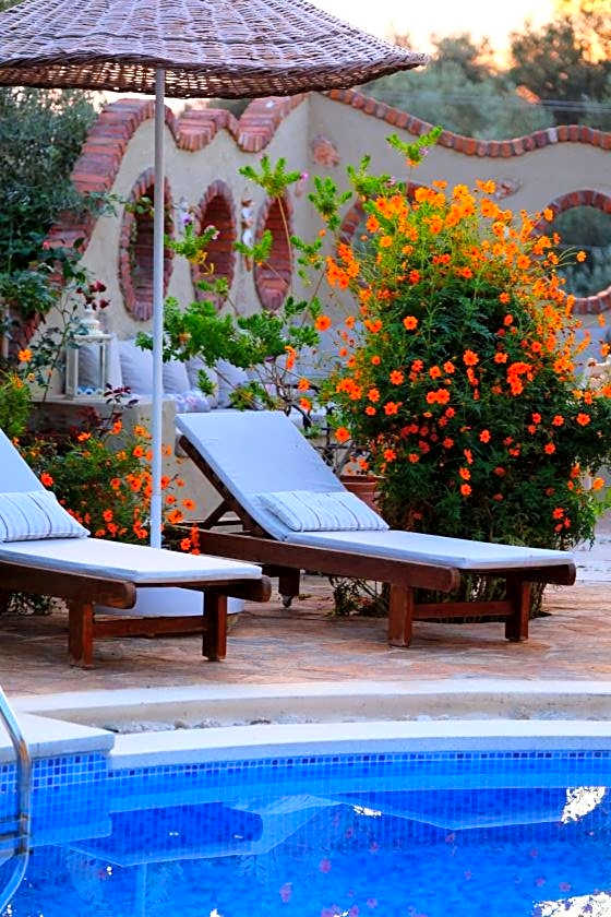 Mandarin & Mango Boutique Hotel