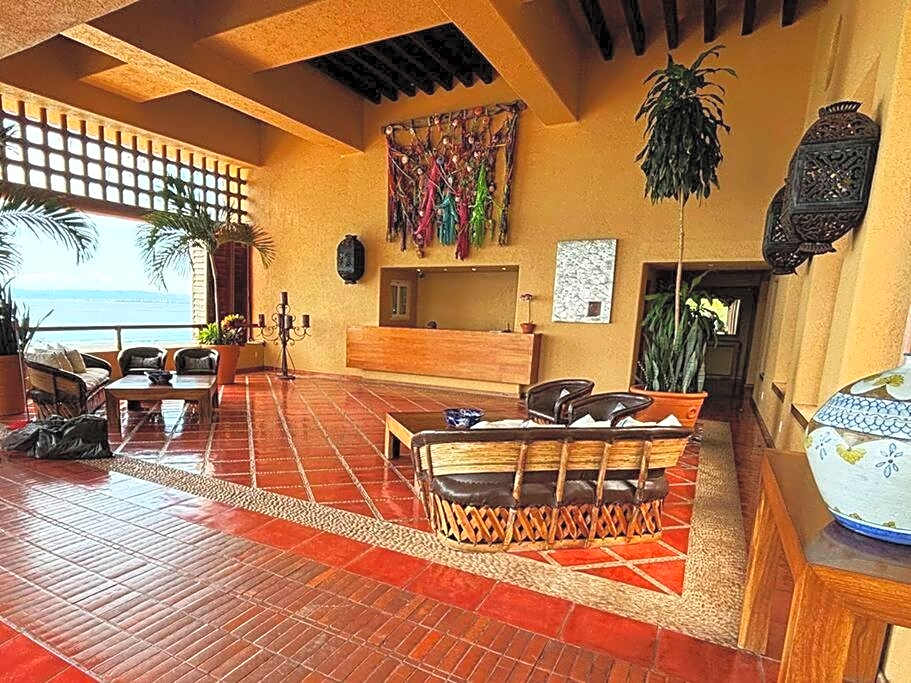 Beachfront Condo in Los Palmares 902 Puerto Vallarta