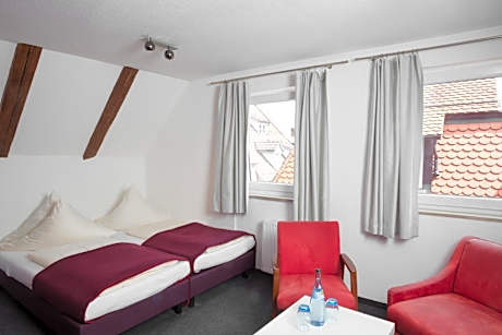 BASIC Double Room with shared WC on the floor