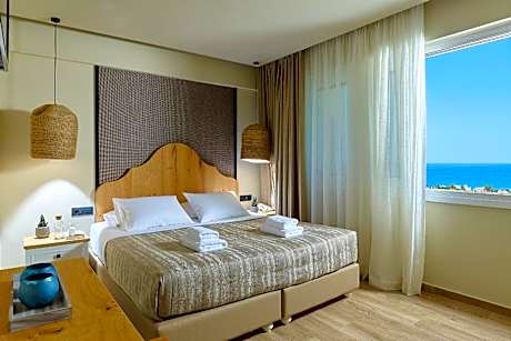 Deluxe Split-level Bungalow with Private Infinity Pool