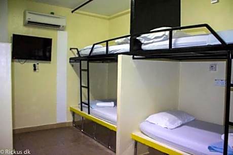 Bed in 6-Bed Dormitory Room