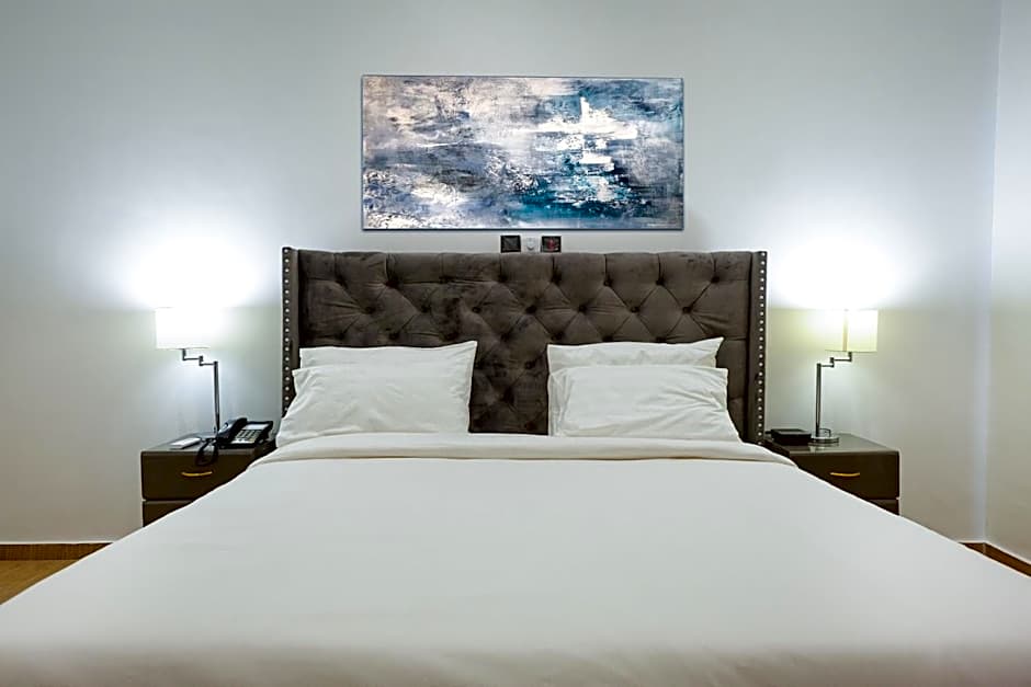 Photo 1 of 4 of Deluxe Studio 1 Queen Bed