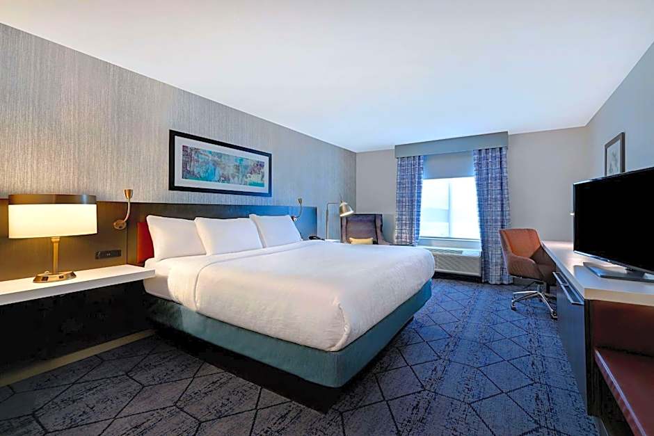 Photo 1 of 6 of 1 King Bed