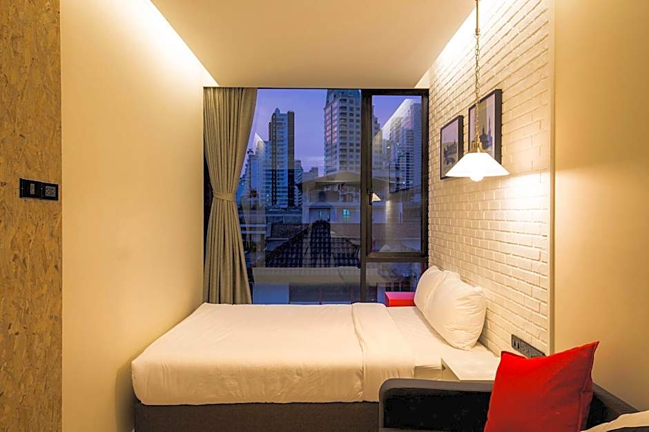 Sleepbox Sukhumvit 22