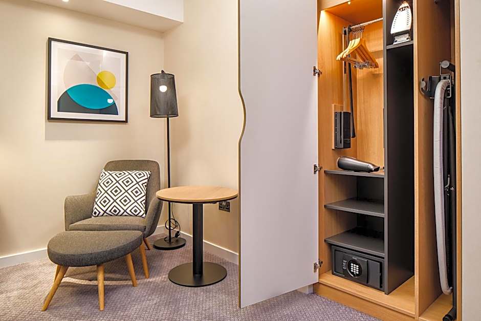 Holiday Inn Manchester Airport By IHG