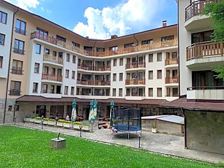 Studios-Villa Park SV