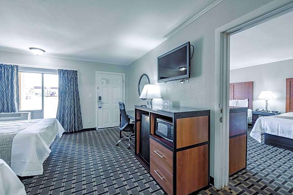 Travelodge by Wyndham Jackson I-40 Exit 82