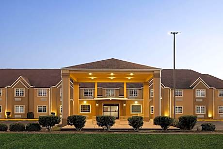 Days Inn by Wyndham Jackson Downtown