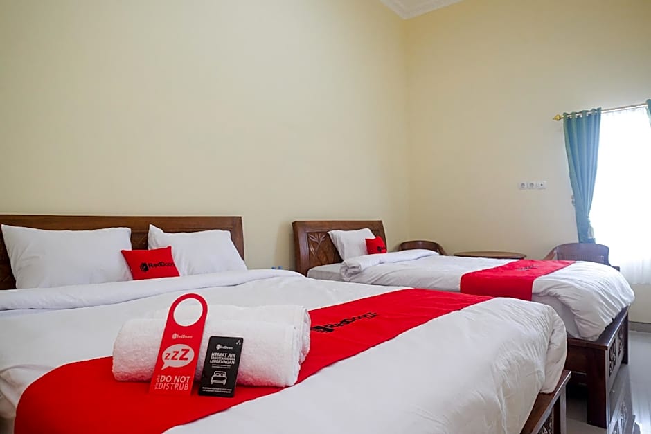 RedDoorz Syariah @ Klodran Solo