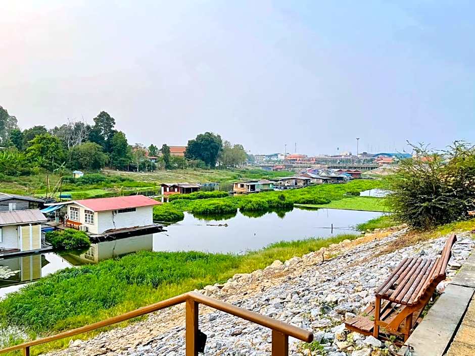 อยู่แพ PaeStay อุทัยธานี