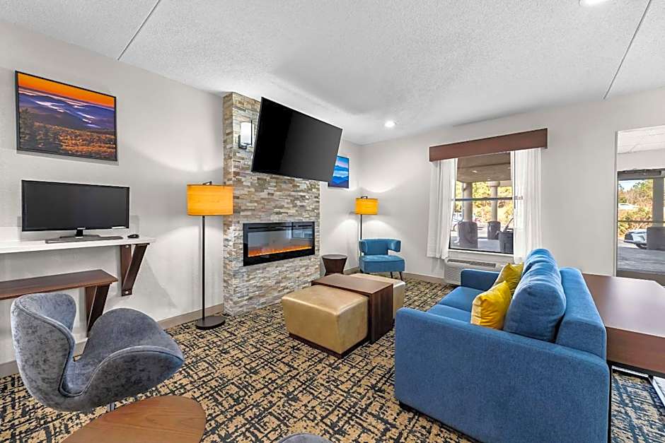 Clarion Pointe