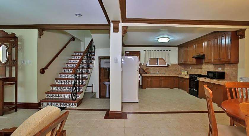 Crown Regency Suites And Residences - Mactan