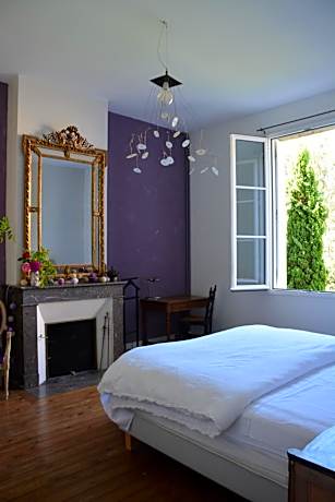 Suite with Garden View