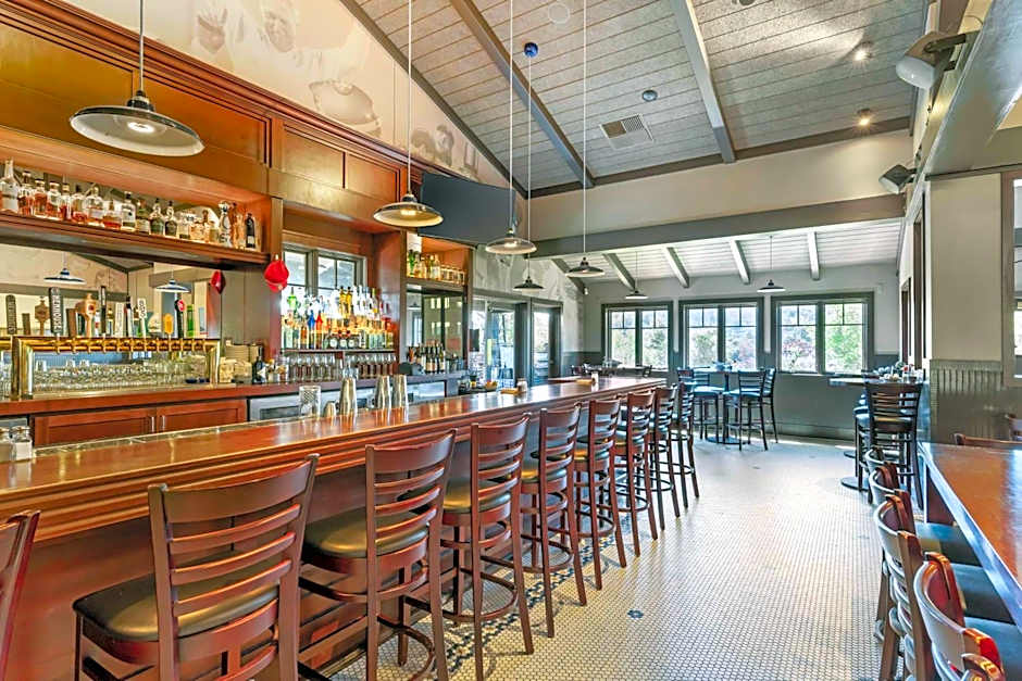 Best Western Plus Novato Oaks Inn