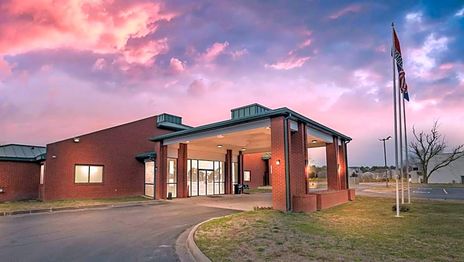 Studios and Suites 4 Less Emporia