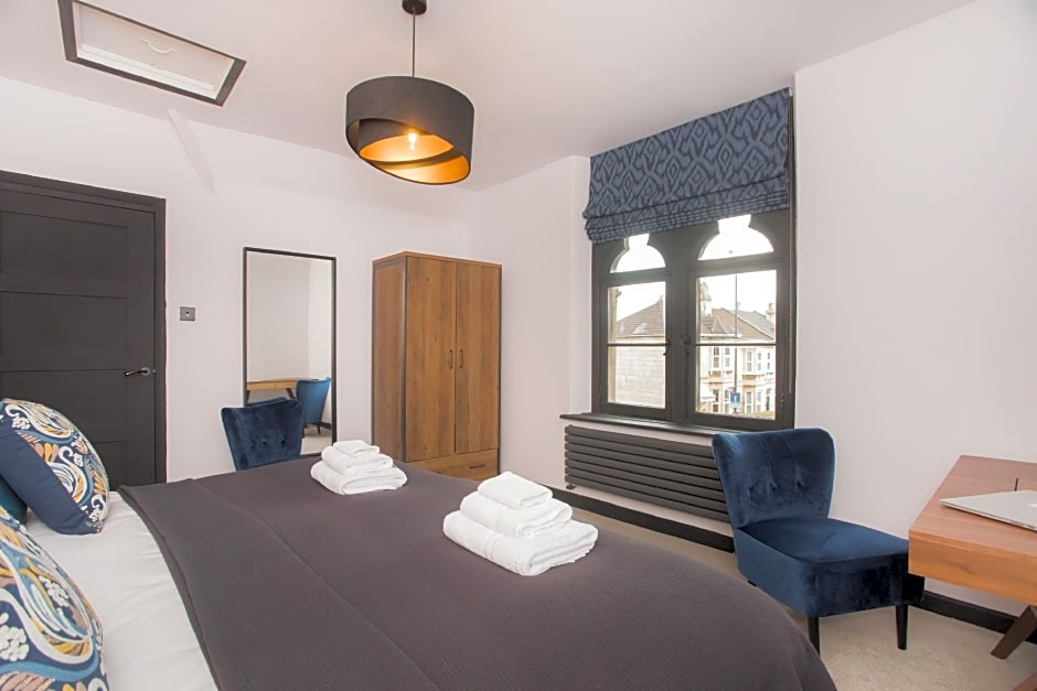 Locksbrook Lodge - Hot Tub - Spacious Outdoor Space