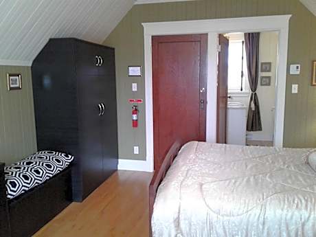 Queen Room with Double Sofa Bed