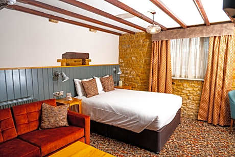 Red Lion Hotel by Greene King Inns