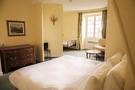 Classic Quadruple Room