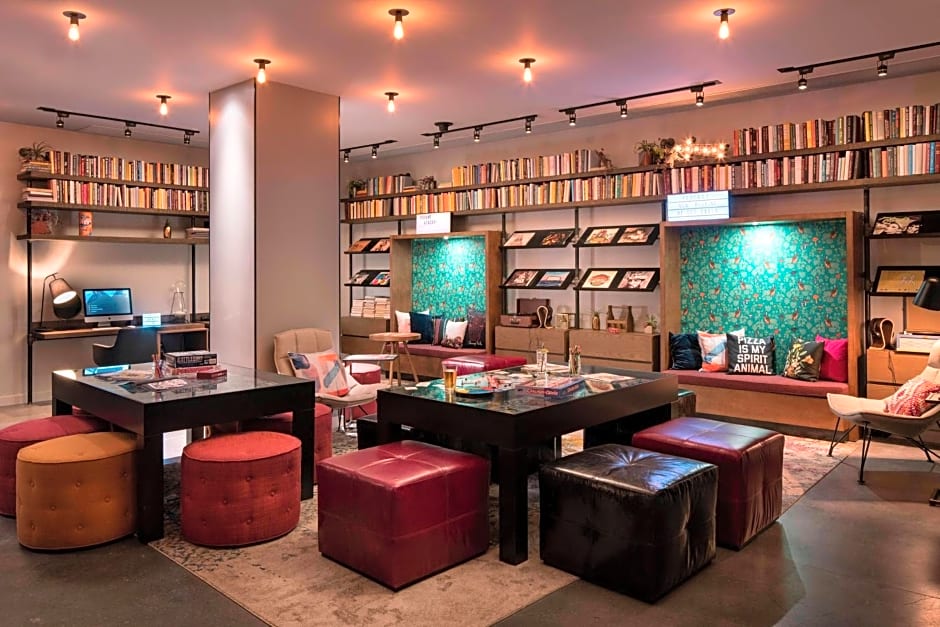 Moxy by Marriott Chicago Downtown