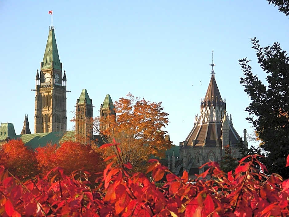 Holiday Inn & Suites Ottawa West - Kanata By IHG