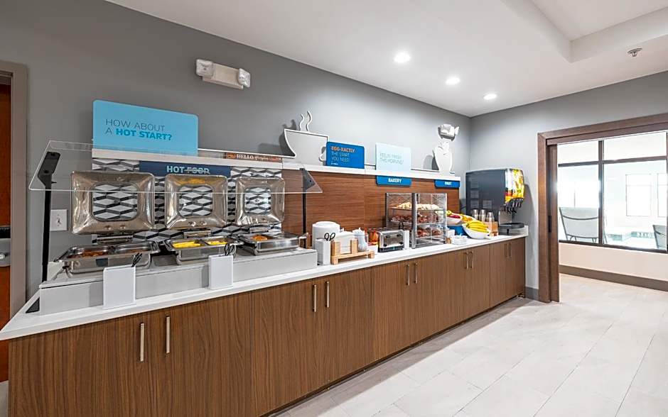 Holiday Inn Express Hotel and Suites Saint Robert By IHG