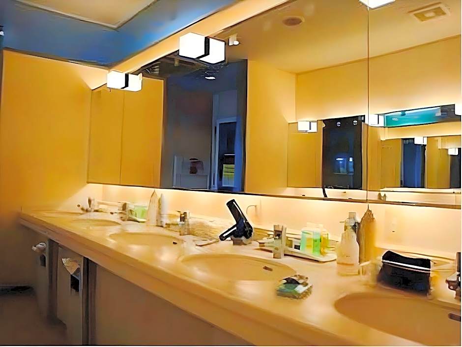 Capsule Inn Otsuka – Men Only
