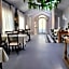 J Place Hotel