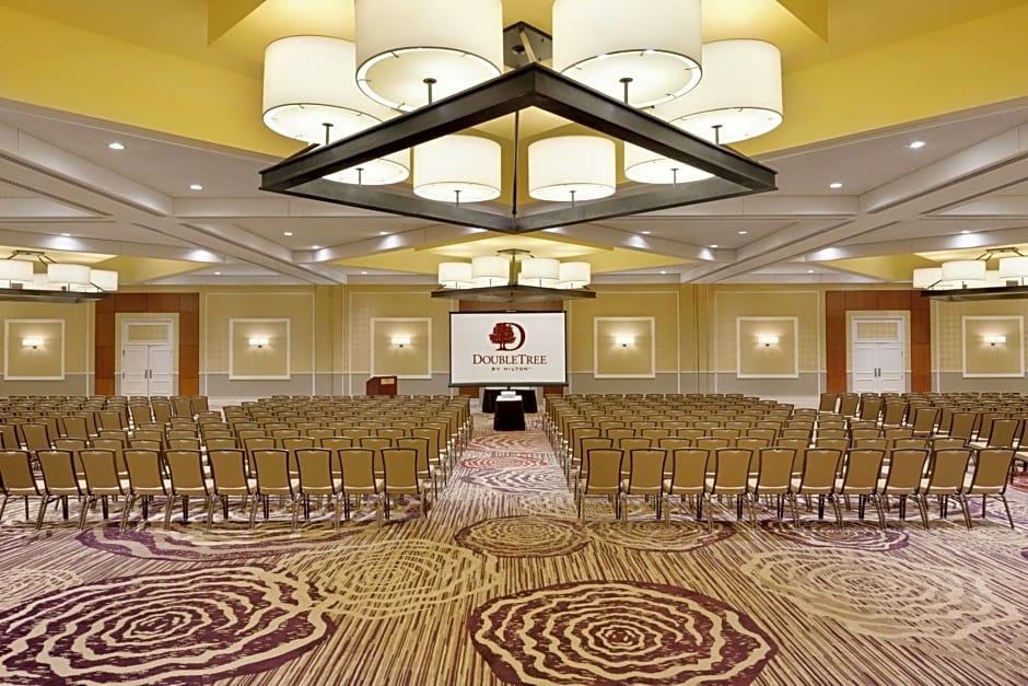 DoubleTree By Hilton Somerset Exec. Meeting Center