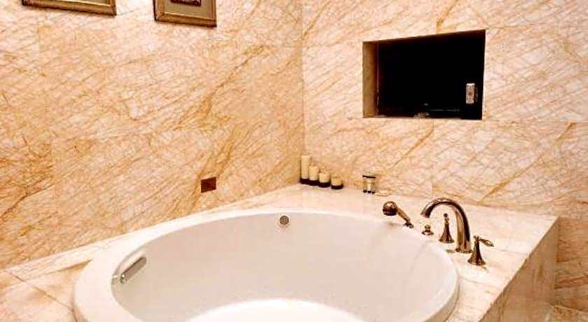 Haiyang Shenglong Jianguo Hotel