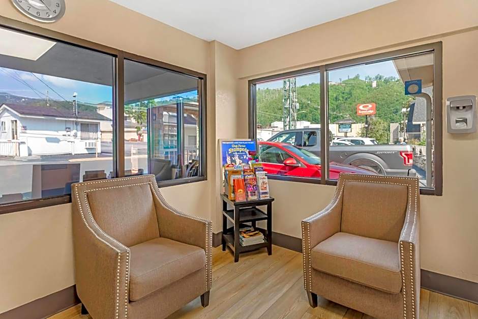 Econo Lodge Inn & Suites At The Conference Center