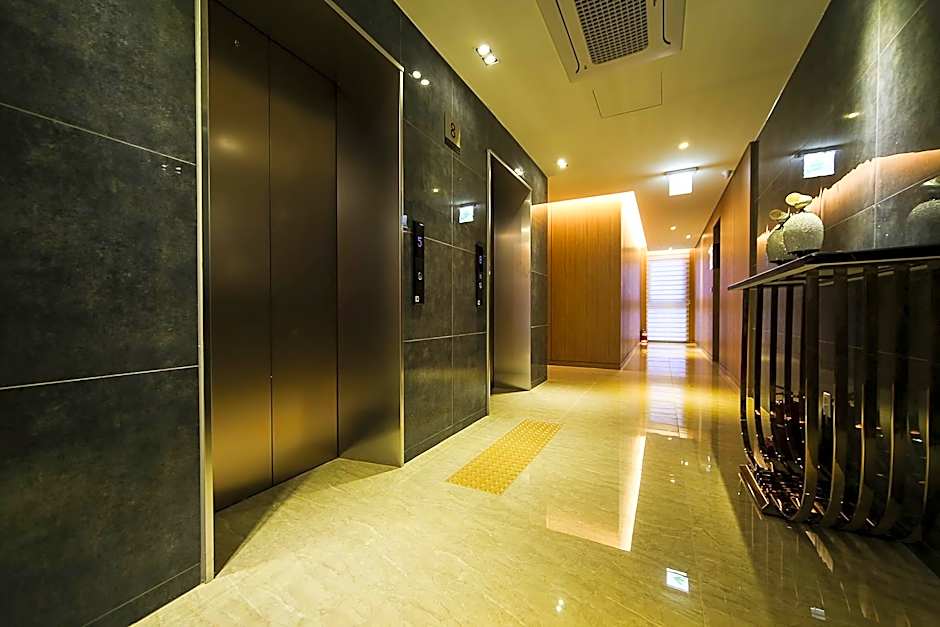 Guri Galmae Indi Present Hotel