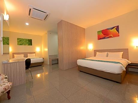 Deluxe Family Room