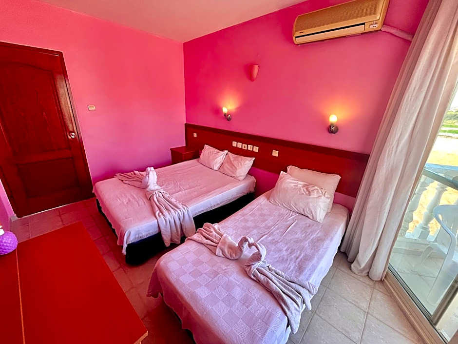 HOLIDAY APART 50 meters to BEACH, Sea view apartments