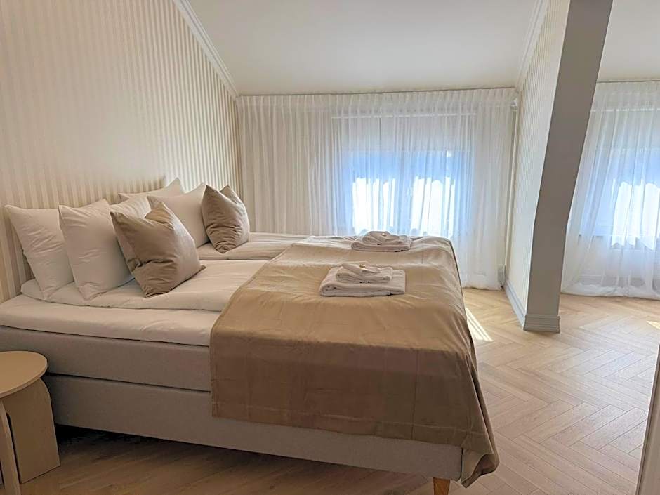 Photo 1 of 5 of 3 Bedroom Suite