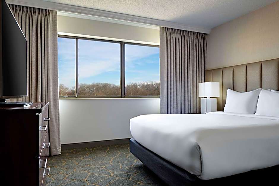 DoubleTree by Hilton Fairfield Hotel & Suites, NJ