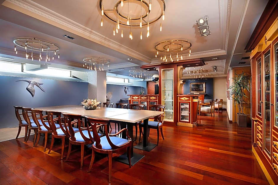 Apartaments-Hotel Hispanos 7 Suiza